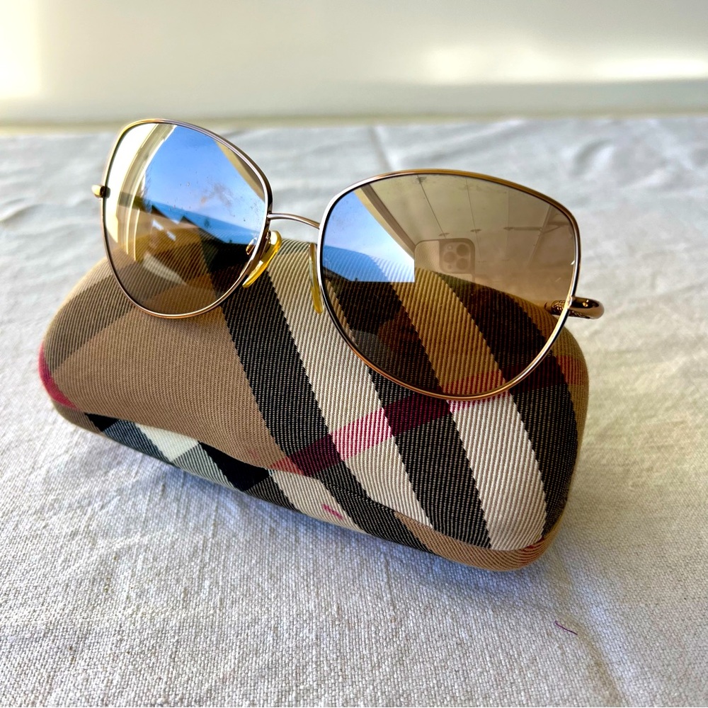 Beautiful Burberry Sunglasses